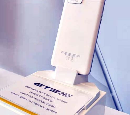 realme showcases premium performance of realme GT 2 Pro and 150W fast charging during media session organized for journalists