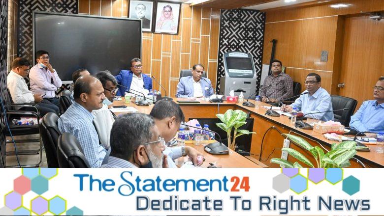 The land minister has directed to gradually cease the manual Dakhila