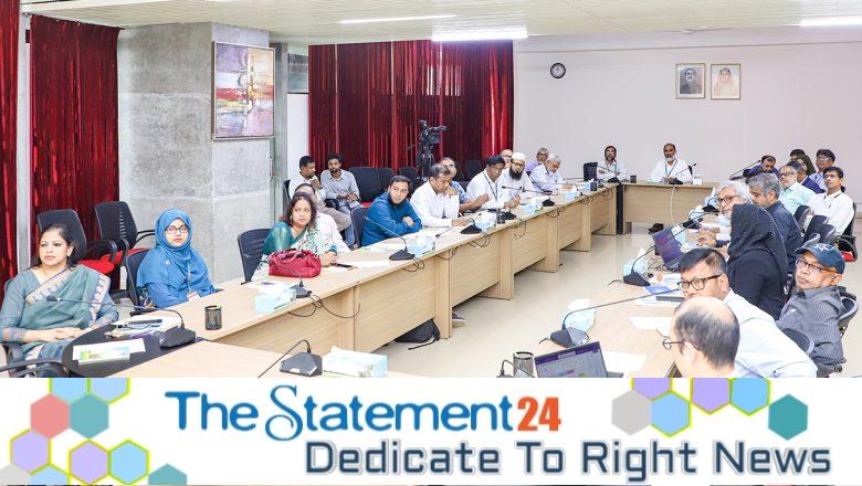 A roundtable discussion at UIU